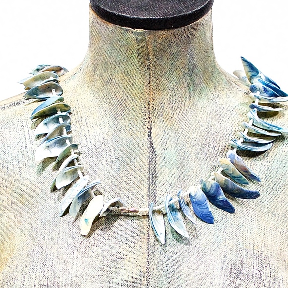 VTG 70's Washed Out Denim Shell Necklace - Picture 3 of 3